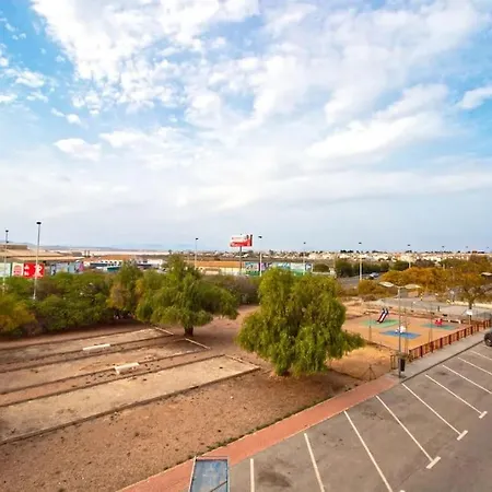 En Con Piscina Y A 100 Metros De La Playa Lägenhet *