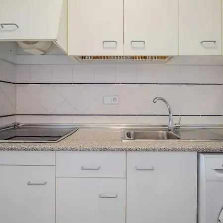 En Con Piscina Y A 100 Metros De La Playa Appartement *