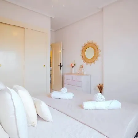 En Con Piscina Y A 100 Metros De La Playa Appartement